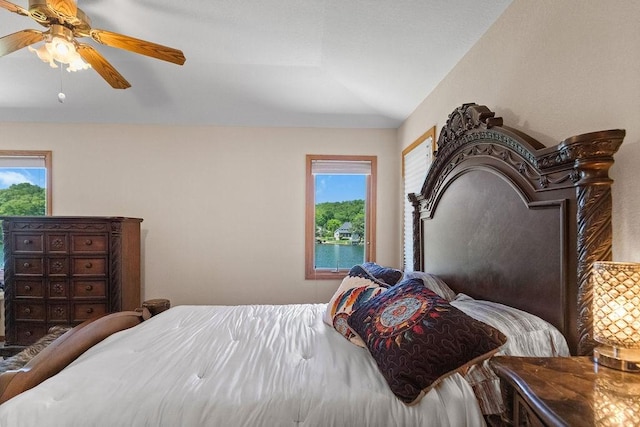 6 Portsmouth Ln, Bella Vista, AR 72715 - bedroom with ceiling fan and lofted ceiling