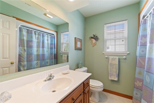 33 Holiday Island Dr, Holiday Island, AR 72631 - bathroom featuring toilet, vanity, baseboards, and a shower with shower curtain