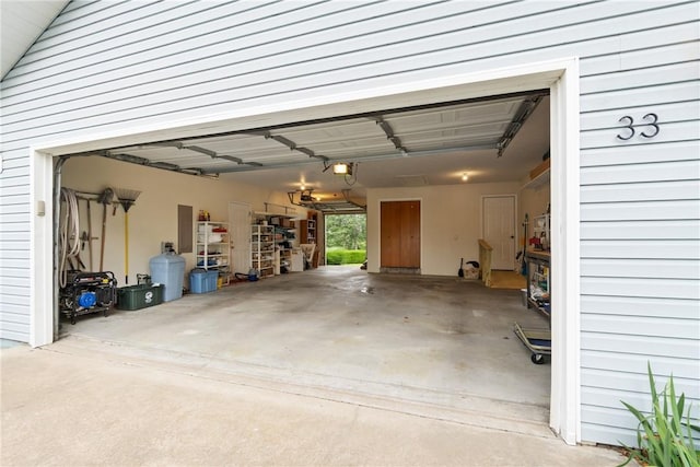 33 Holiday Island Dr, Holiday Island, AR 72631 - garage with a garage door opener