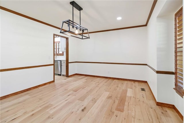 1640 N Boston Pl, Fayetteville, AR 72703 - spare room featuring ornamental molding, light wood-type flooring, baseboards, a chandelier, and recessed lighting