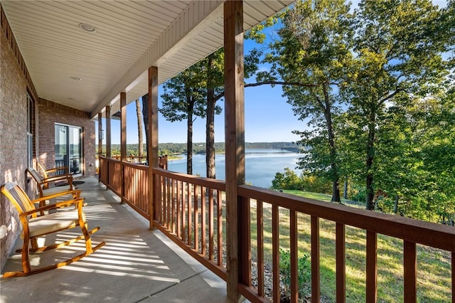 15100 Railroad Cut Rd, Rogers, AR 72756 - balcony with a water view