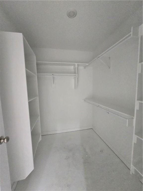 3 Drem Cir, Bella Vista, AR 72715 - view of walk in closet