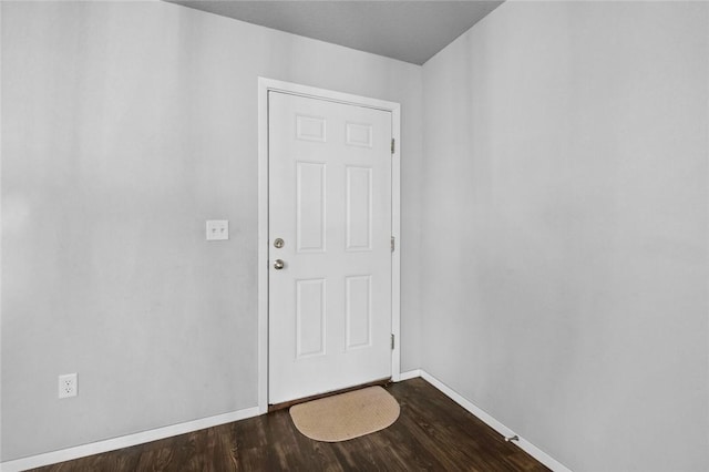 904 SW Loudon Dr, Bentonville, AR 72712 - unfurnished room featuring baseboards and dark wood finished floors