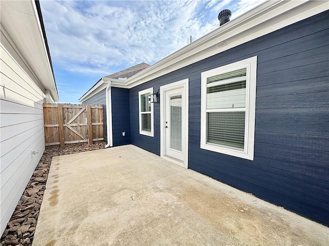 837 NE Heights Ln, Bentonville, AR 72712 - view of patio / terrace featuring a gate