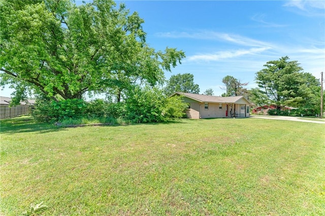 1630 S Dixieland Rd, Rogers, AR 72758 - view of yard with driveway
