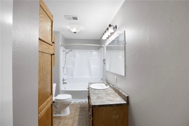 907 S Ithaca Ave, Russellville, AR 72801 - full bath featuring vanity, toilet, tub / shower combination, and a textured wall