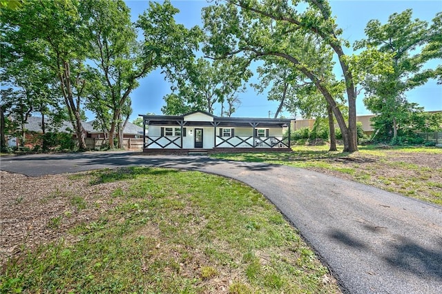 312 NW J St, Bentonville, AR 72712 - view of front of property with driveway