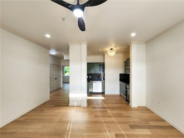 1115 N Leverett Ave Unit 102, Fayetteville, AR 72703 - unfurnished living room featuring a ceiling fan, crown molding, recessed lighting, baseboards, and light wood-style floors