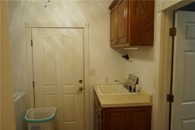 2655 S Elmira Ave, Russellville, AR 72802 - laundry room with cabinet space