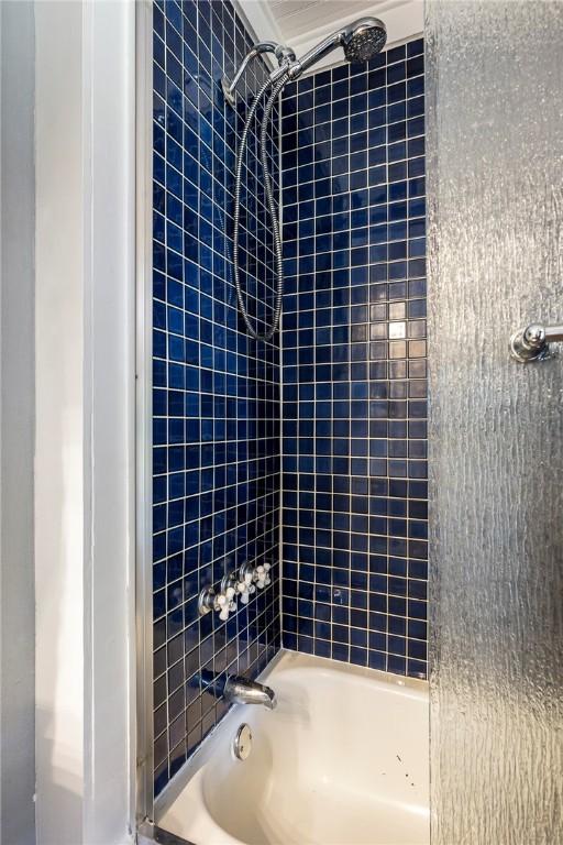 19574 Sonora Rd, Springdale, AR 72764 - bathroom with shower / washtub combination