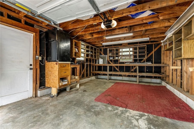 19574 Sonora Rd, Springdale, AR 72764 - garage with a garage door opener