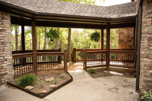 8295 Ridgecrest Ln, Rogers, AR 72756 - view of patio / terrace