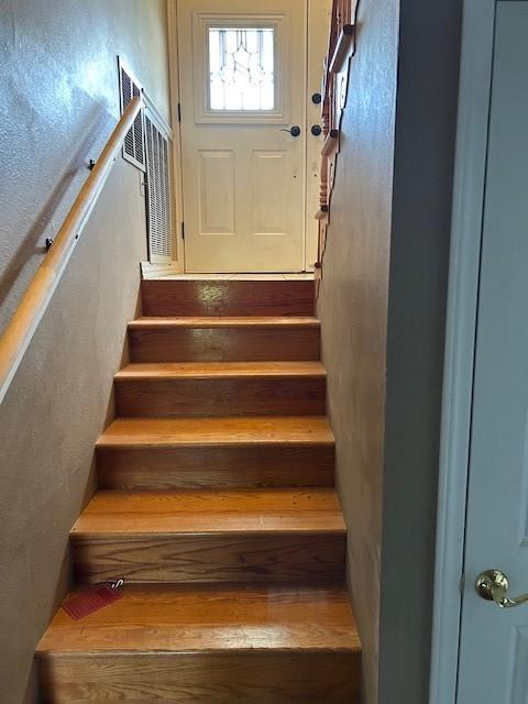 1103 NW 10th St, Bentonville, AR 72712 - view of staircase