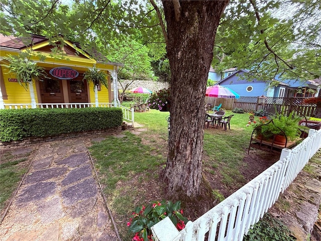 273 N Main St, Eureka Springs, AR 72632 - view of yard