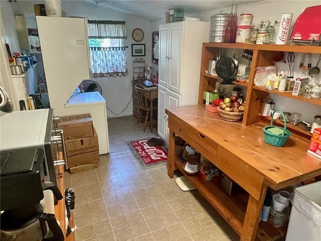 273 N Main St, Eureka Springs, AR 72632 - dining area with vaulted ceiling