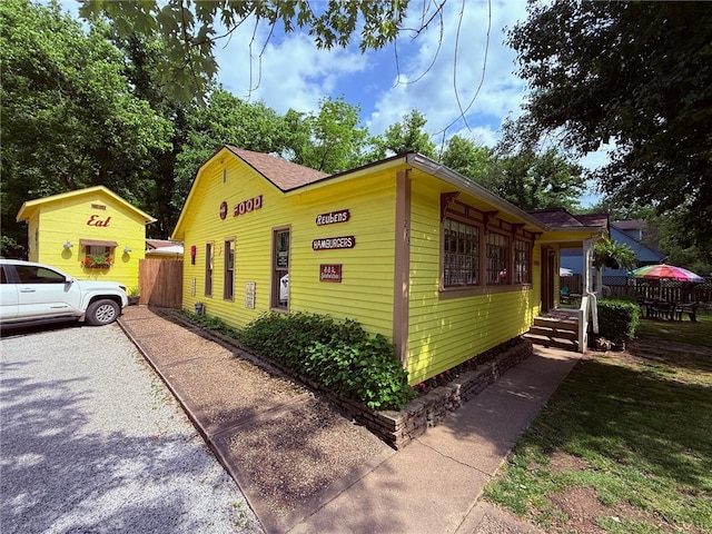 273 N Main St, Eureka Springs, AR 72632 - view of side of home