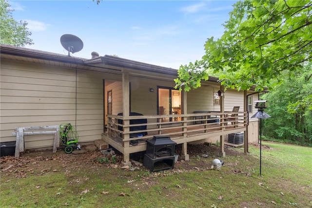 81 Overton Dr, Bella Vista, AR 72714 - back of property featuring covered porch