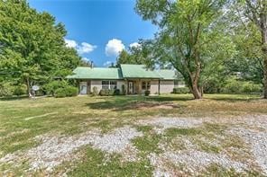 17171 Kincheloe Rd, Siloam Springs, AR 72761 - view of front of house featuring a front lawn