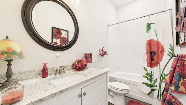 14290 Osage Creek Rd, Springdale, AR 72762 - full bathroom featuring vanity, toilet, and shower / tub combo with curtain