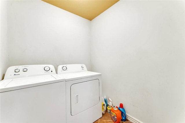 22 Dunstable Dr, Bella Vista, AR 72714 - washroom featuring independent washer and dryer