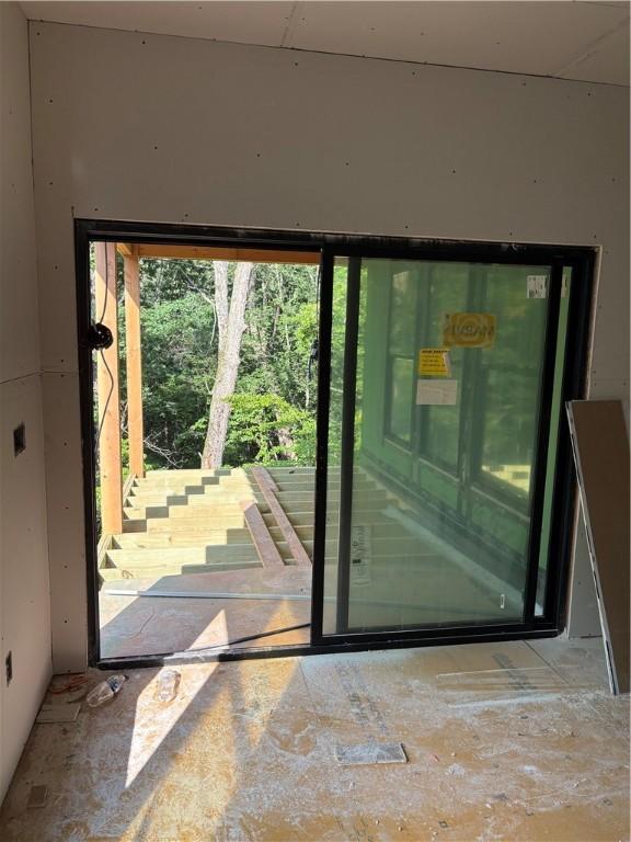 34 Chatburn Ln, Bella Vista, AR 72715 - view of entryway