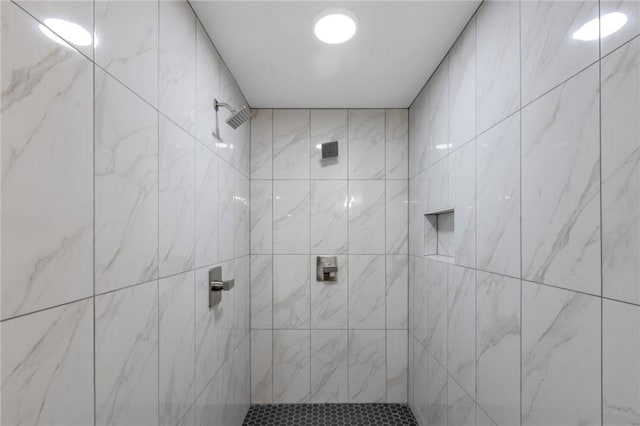 1115 Eicher Ave, Springdale, AR 72764 - bathroom featuring tiled shower