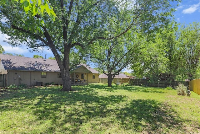 1110 Meadowlark Ln, Siloam Springs, AR 72761 - view of yard featuring cooling unit