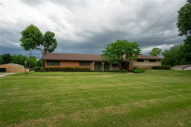 1617 Ranch Dr, Springdale, AR 72762 - single story home featuring a front yard