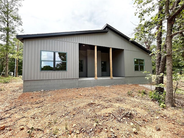 1 Consett Ln, Bella Vista, AR 72714 - rear view of house