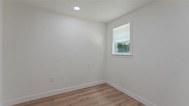 1580 Jones Ln, Pea Ridge, AR 72751 - empty room featuring baseboards, light wood-style flooring, and recessed lighting