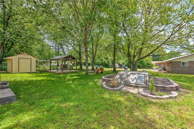 1330 S Baldwin Ave, Fayetteville, AR 72701 - view of yard with a gazebo