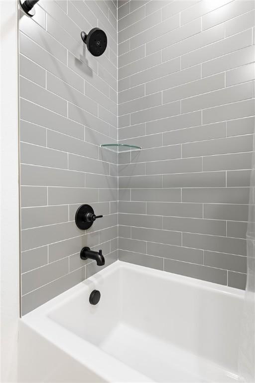 301 SW Autumn Hills Rd, Bentonville, AR 72712 - full bath with shower / washtub combination