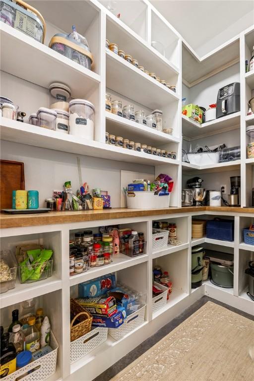 112 E Woodside Ln, Rogers, AR 72756 - view of pantry