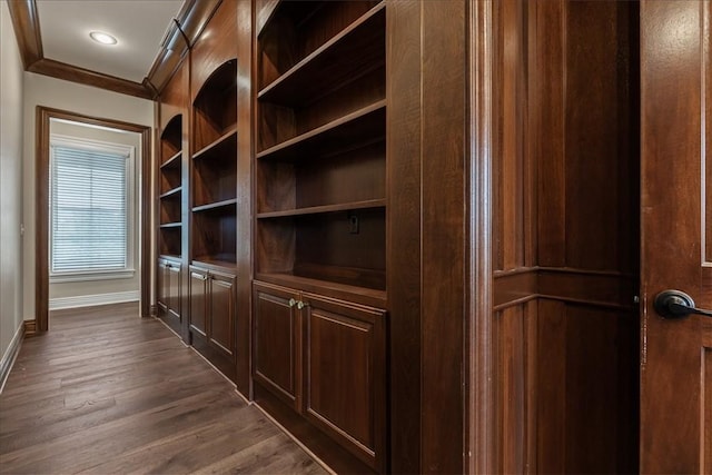 4465 Champagne Dr, Springdale, AR 72764 - detailed view of baseboards, wood finished floors, and ornamental molding