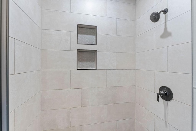 901 Carlock Dr, Pea Ridge, AR 72751 - bathroom view of tiled shower