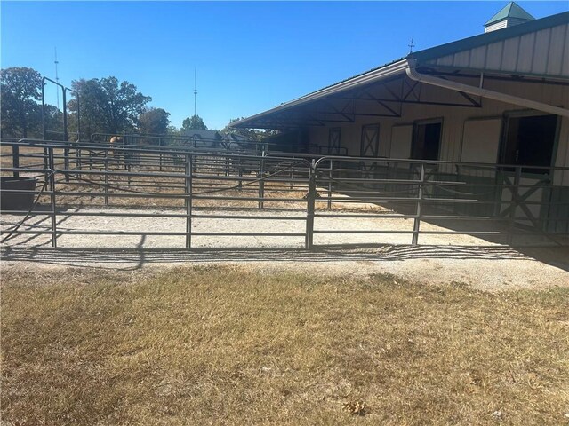 14620 Ravenwood Ln, Garfield, AR 72732 - view of horse barn