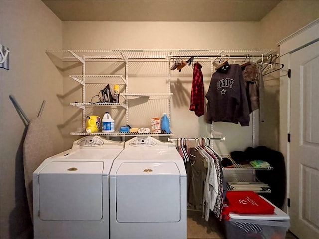 10059 Birdie St, Dardanelle, AR 72834 - laundry area with independent washer and dryer