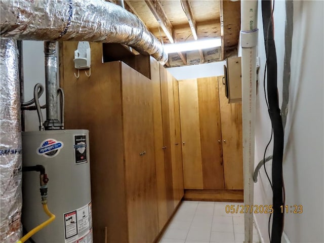 4007 Georgia St, Springdale, AR 72762 - utility room featuring gas water heater