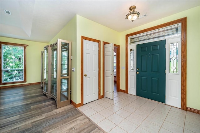 17 La Costa Dr, Holiday Island, AR 72631 - foyer featuring baseboards and light wood-style flooring