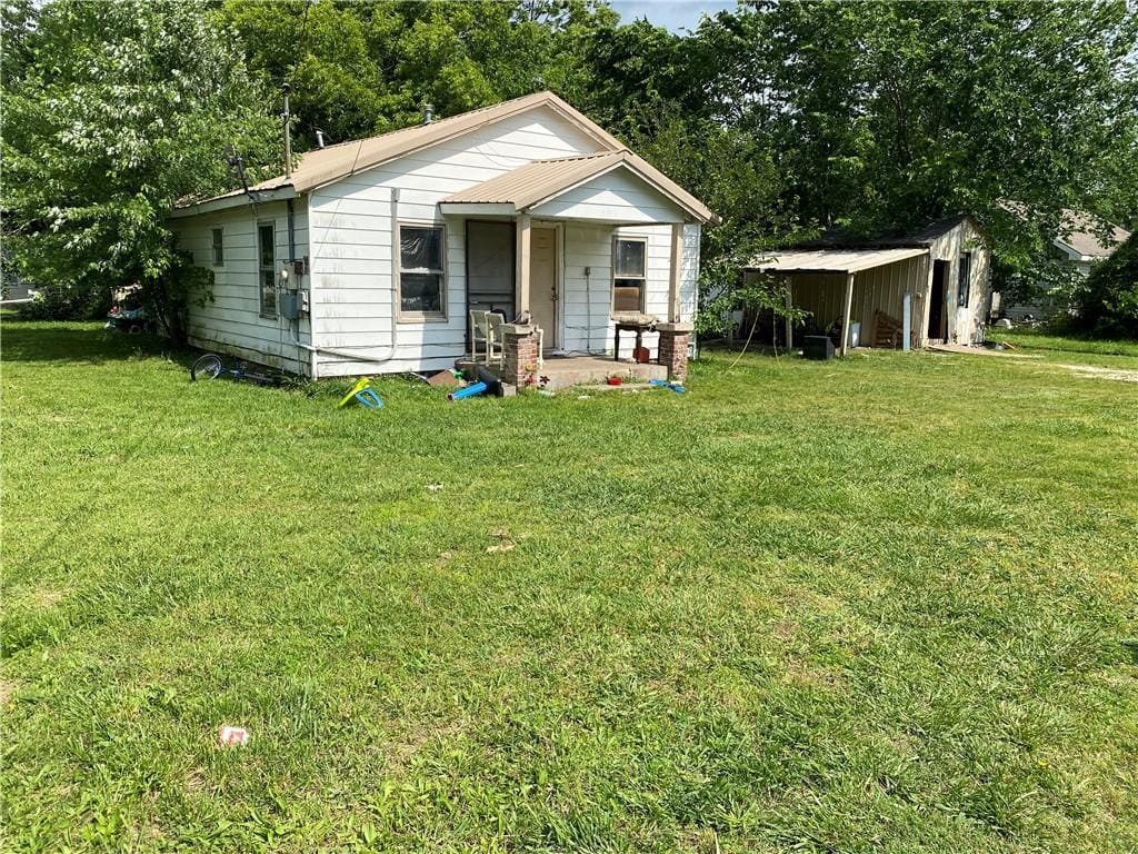 100 Quincy Ave, Lincoln, AR 72744 - photo 2