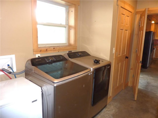 6611 Mc 4010, Everton, AR 72633 - laundry room with independent washer and dryer and light colored carpet