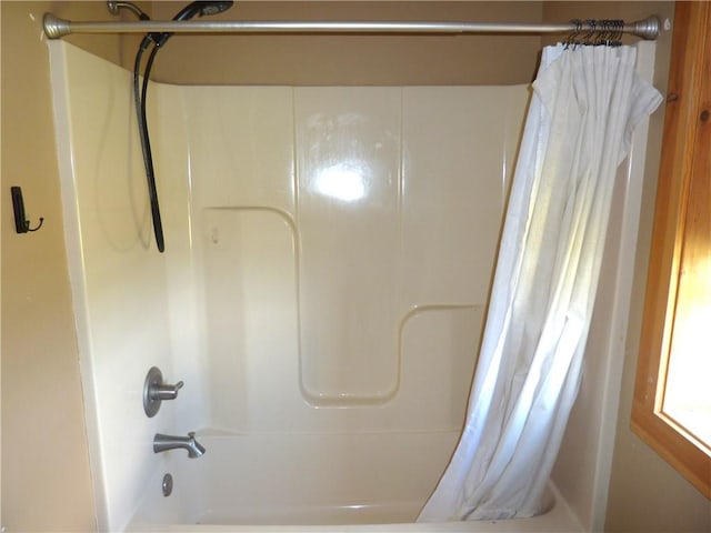 6611 Mc 4010, Everton, AR 72633 - full bathroom with shower / bath combination with curtain