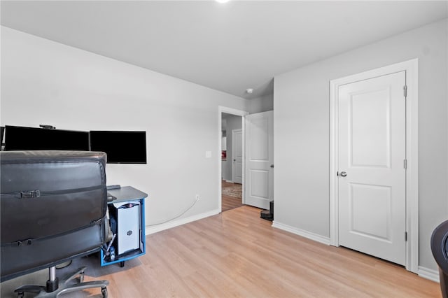 615 W Dusty Ct, Siloam Springs, AR 72761 - office space with wood finished floors and baseboards