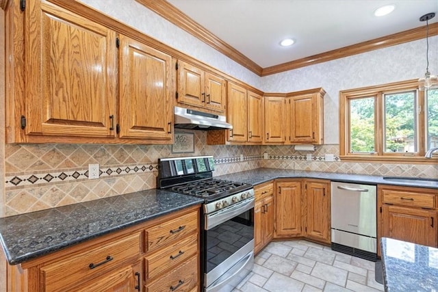 5 Augusta Ln, Holiday Island, AR 72631 - kitchen featuring appliances with stainless steel finishes, under cabinet range hood, a sink, stone tile flooring, and ornamental molding