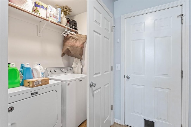 1031 Charles St, Pea Ridge, AR 72751 - laundry room featuring washer and clothes dryer