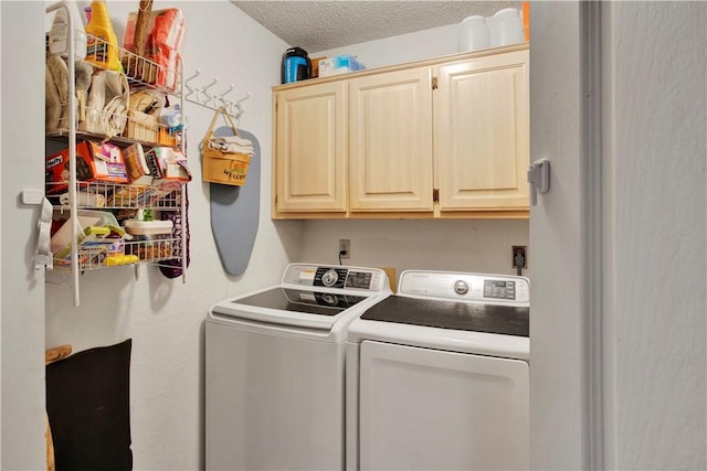 4 Branchwood Ln, Bella Vista, AR 72715 - laundry room with cabinet space, independent washer and dryer, and a textured ceiling