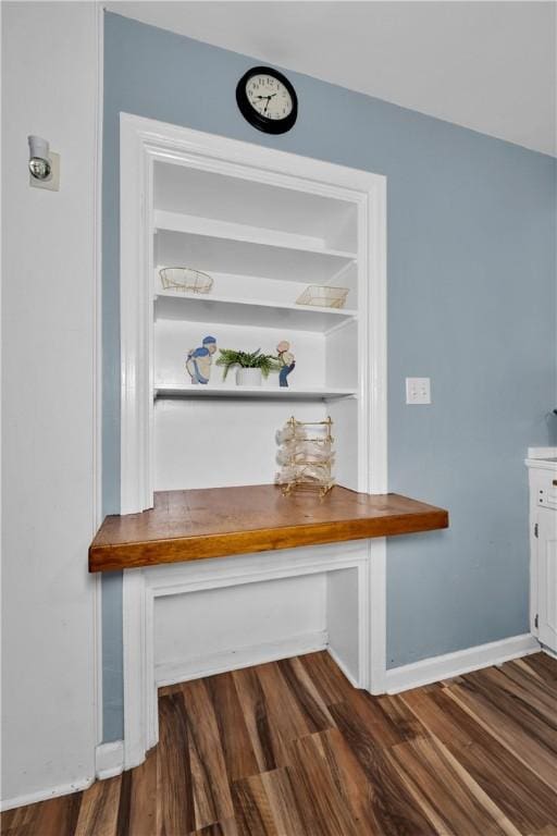 320 S Pleasant St, Springdale, AR 72764 - detailed view of wood finished floors
