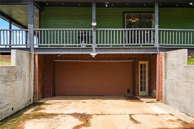 13004 Canehill Rd, Lincoln, AR 72744 - rear view of house featuring an attached garage