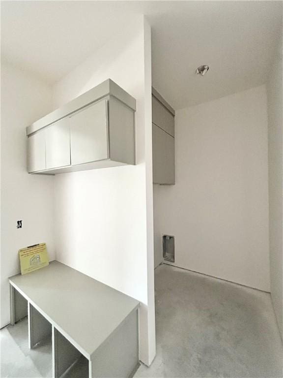 1 Breeghle Ln, Bella Vista, AR 72714 - mudroom with light colored carpet