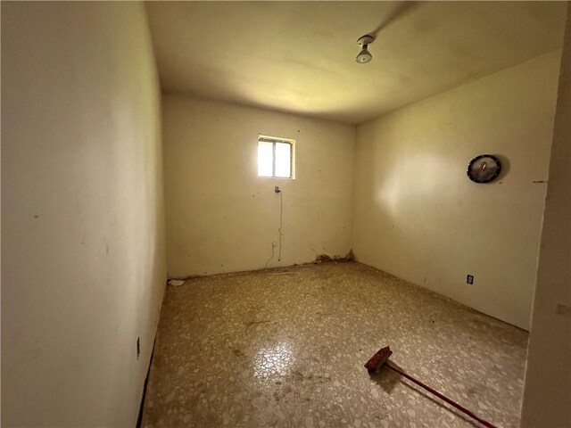 13888 White Oak Ln, Bentonville, AR 72712 - view of unfurnished room